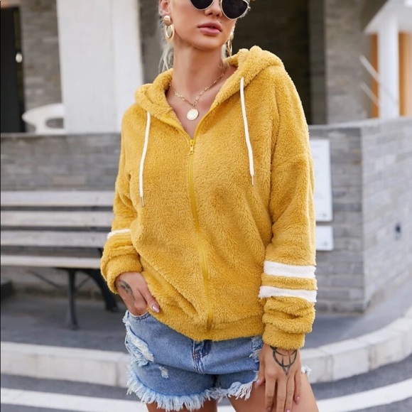 🌼💛Extremely Soft Hoodie - Picture 2 of 16